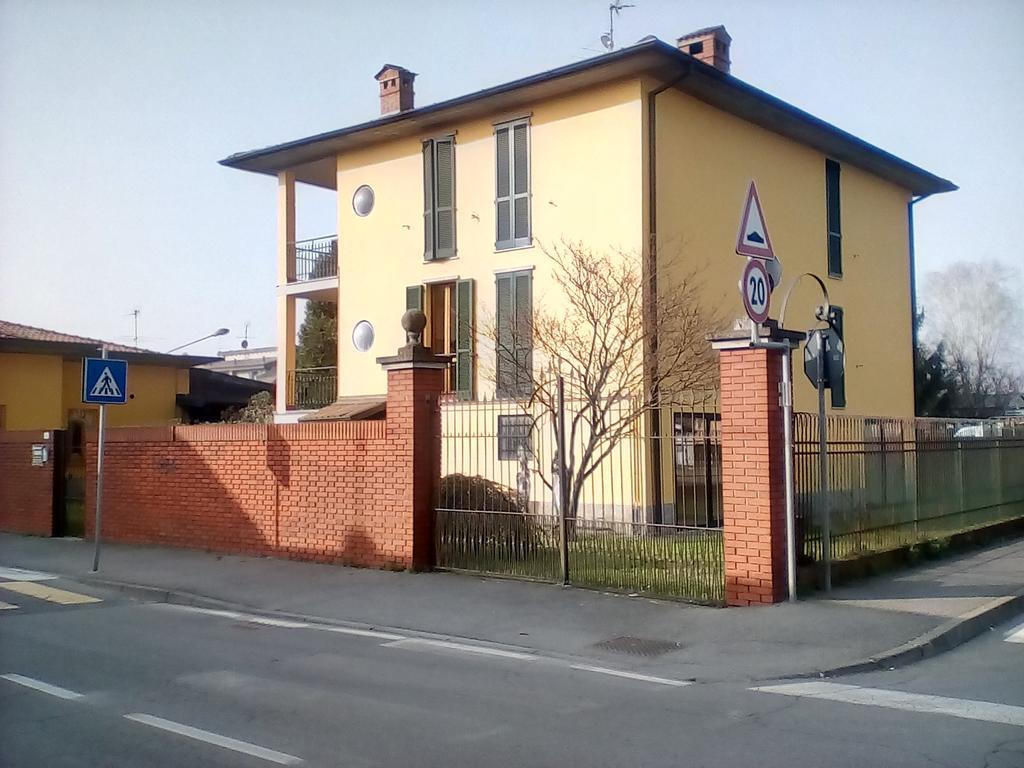 Locanda I Tarocchi Vailate Bagian luar foto